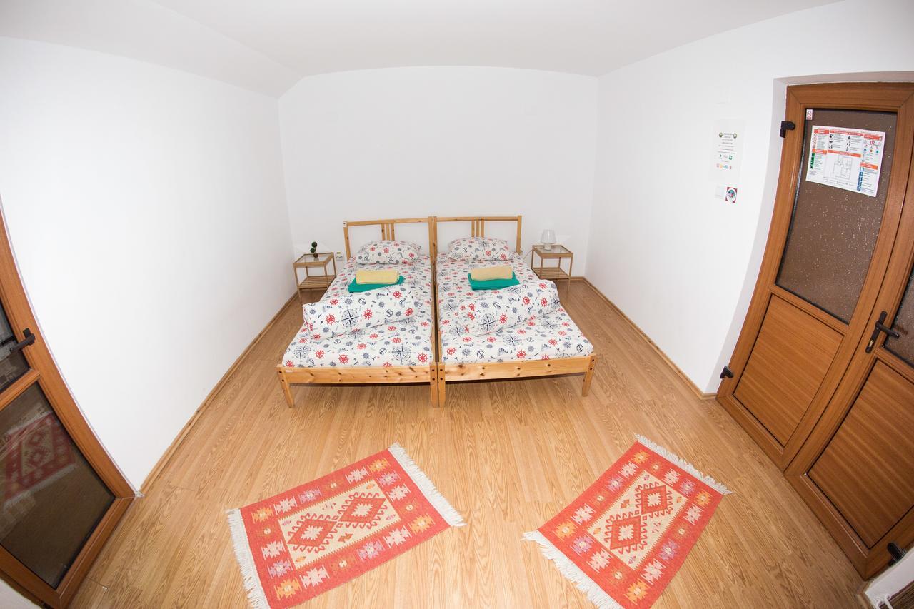 Exit Routine Hostel Timişoara Quarto foto